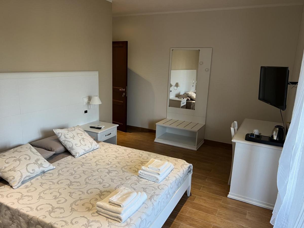 Le Pavoncelle Hotel Bosa Buitenkant foto